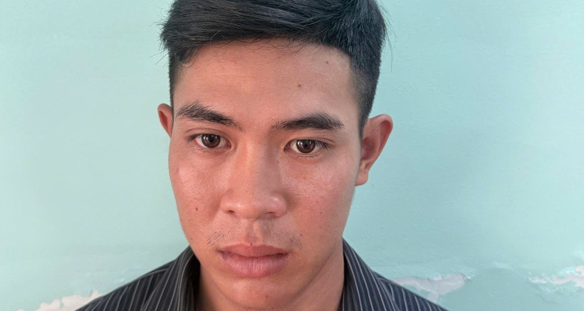 Bắt giữ thanh niên 18 tuổi hiếp dâm con gái của mẹ kế缩略图