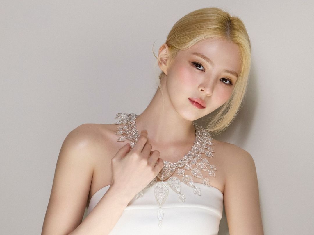 Han So Hee trong trẻo với thạch anh pha lê (Rock Crystal)缩略图
