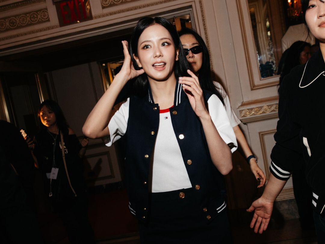 Điều không tưởng tại show Tommy Hilfiger Xuân Hè 2027: Jisoo gặp gỡ SNSD缩略图
