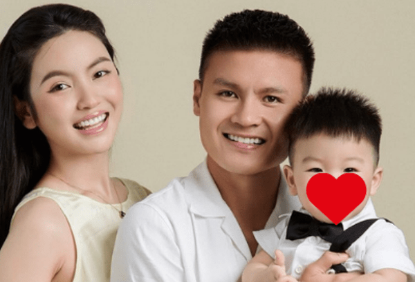 Cách Chu Thanh Huyền khiến Quang Hải từ cầu thủ đào hoa nhất thành người đàn ông của gia đình缩略图