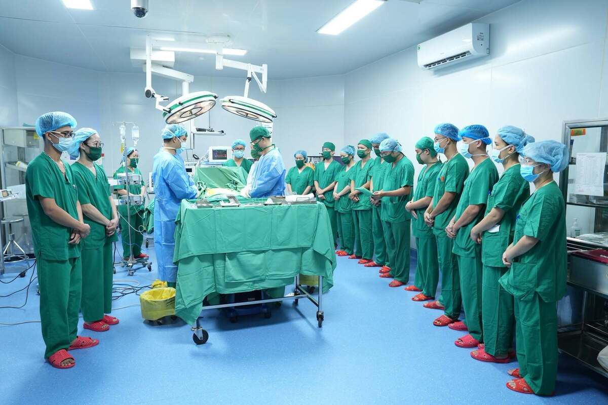 Cha nén nỗi đau mất con, hiến tạng cứu người bệnh suy thận giai đoạn cuối缩略图
