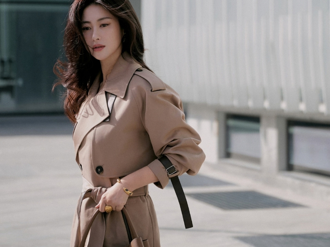 “Sếp Khương” Chu Châu thanh lịch, sang trọng dự show Tod’s缩略图
