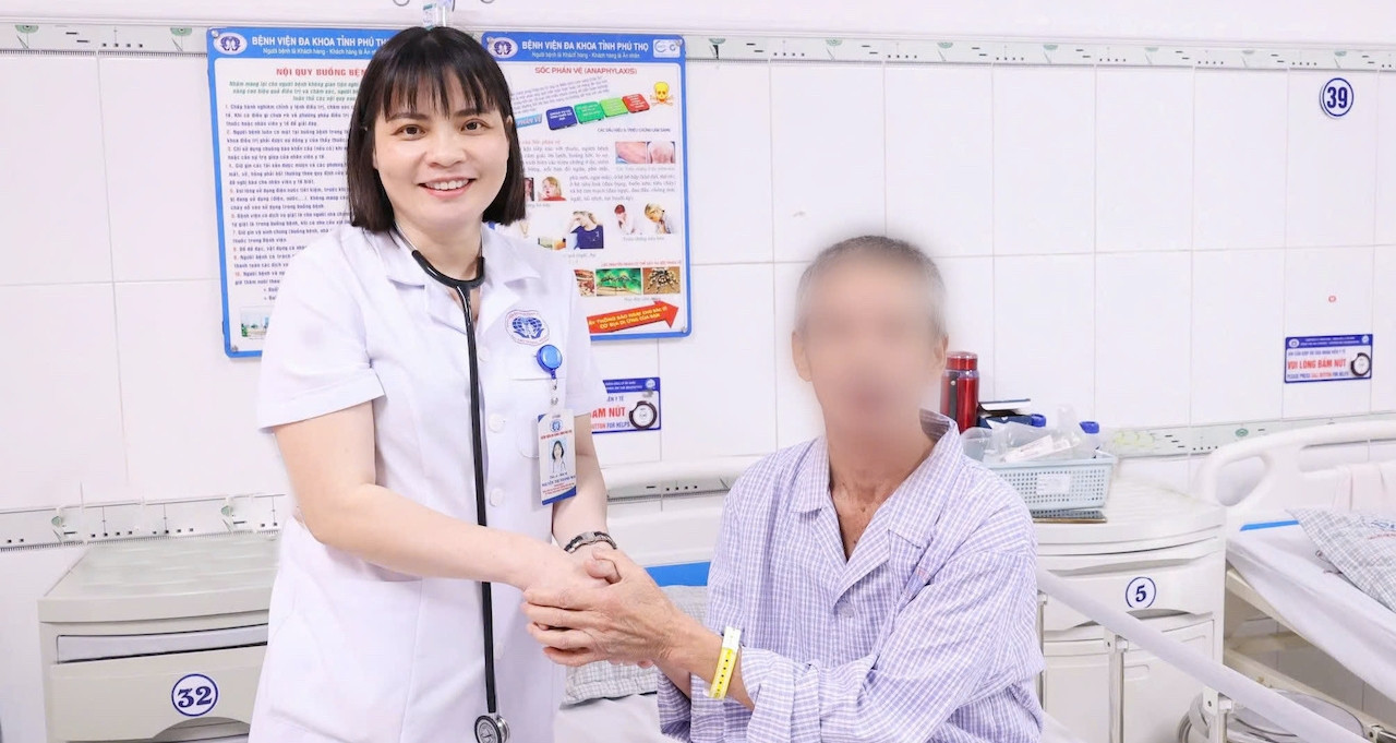 Cứu sống người đàn ông ngừng tim hai lần liên tiếp缩略图