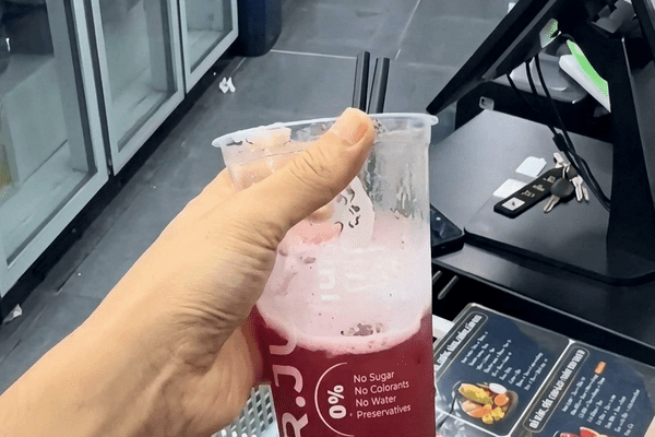 Diễn biến mới nhất vụ du khách đánh giá 1 sao vì nghi nước ép bị mốc, đòi hoàn tiền缩略图
