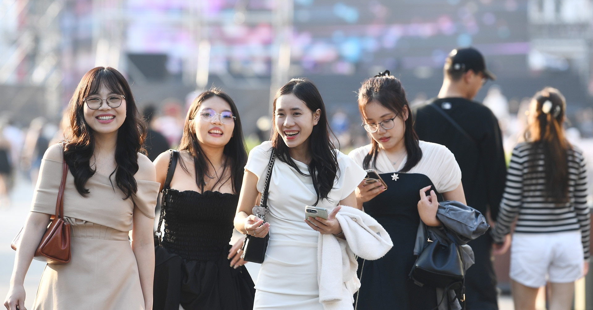 Miền Bắc nắng đẹp trở lại, tâm mưa lớn dồn về Nghệ An – Huế và Nam Bộ缩略图