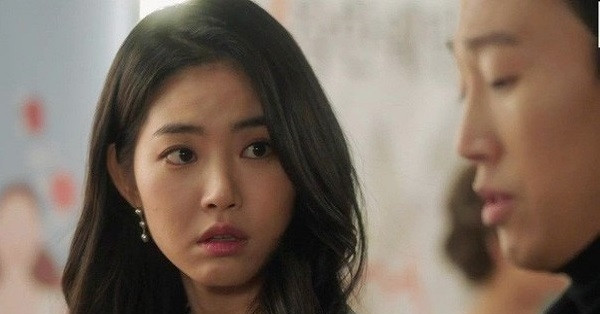 Món quà nhẫn kim cương đắt giá và lời chúc bất ngờ khiến người vợ trẻ ngỡ ngàng缩略图