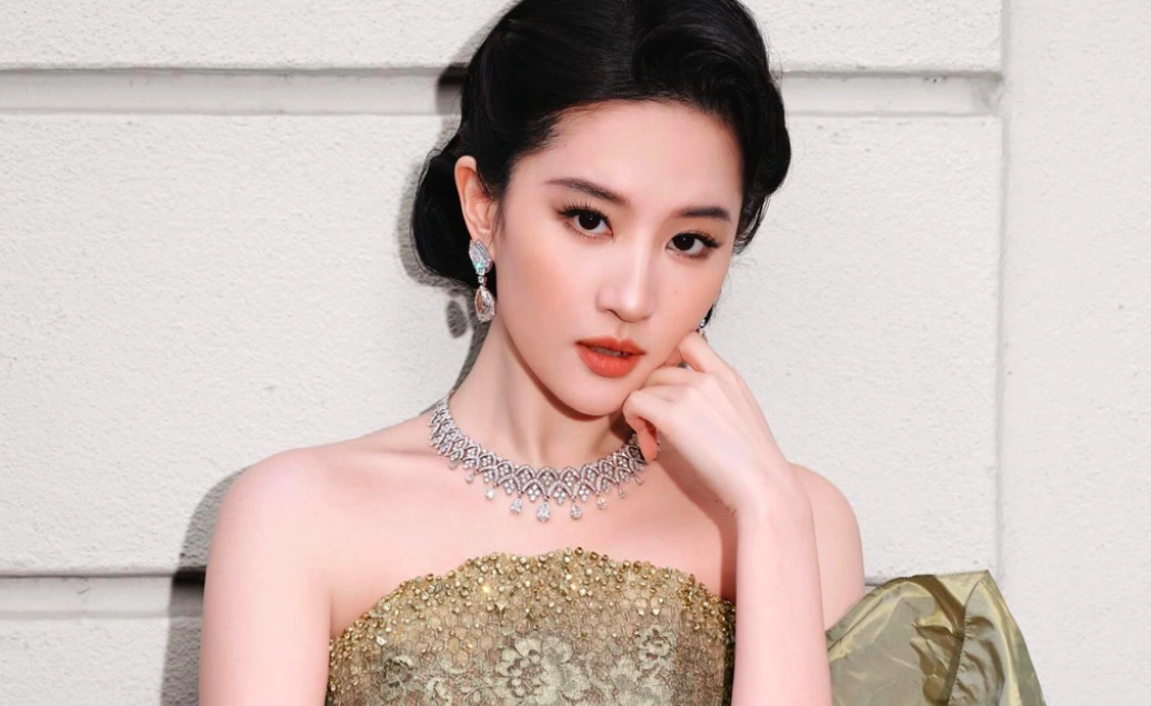 Những lần Lưu Diệc Phi trở thành tâm điểm tranh cãi缩略图