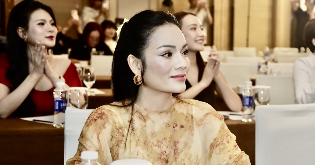 Niềm hạnh phúc của nữ ca sĩ từng thi Sao Mai 2005 giờ trở thành PGS.TS缩略图