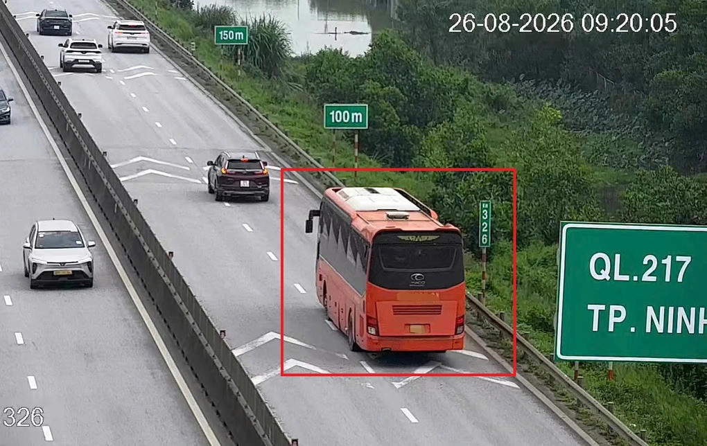 Phó Thủ tướng yêu cầu đánh giá kỹ quy định &amp;apos;khoảng cách an toàn trên cao tốc&amp;apos;缩略图