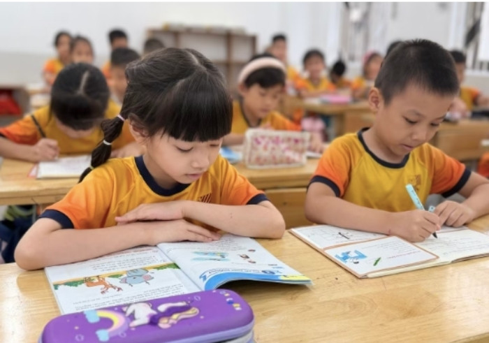 Phụ huynh học sinh lớp 1 than phiền, tối nào cũng &amp;apos;đánh vật&amp;apos; với con đến khuya缩略图