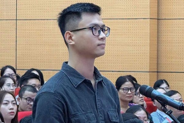 Profile xuất sắc của &amp;apos;nam thần&amp;apos; thủ khoa bác sĩ nội trú Răng hàm mặt Phạm Quang Minh缩略图