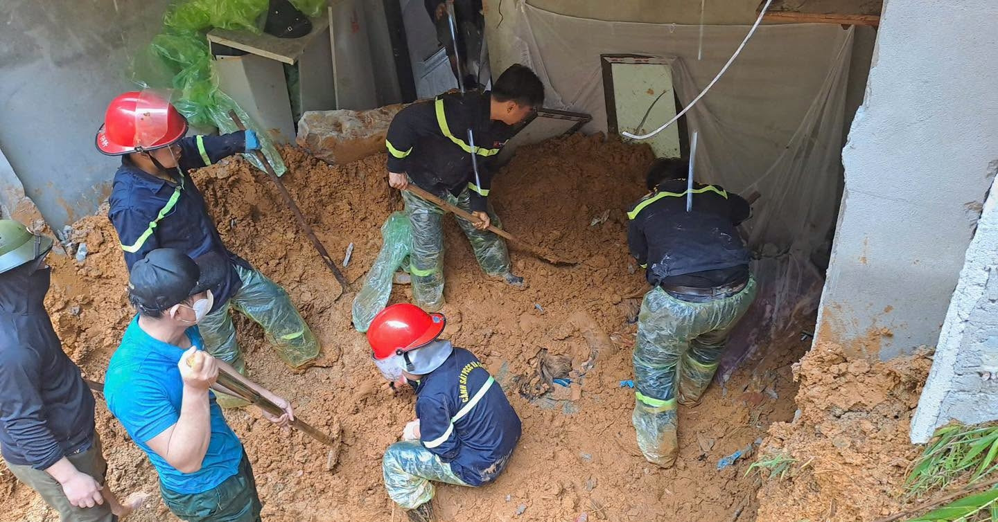 Sau vụ sạt lở đất khiến 3 người tử vong, Phú Thọ yêu cầu khẩn cấp di dời dân缩略图