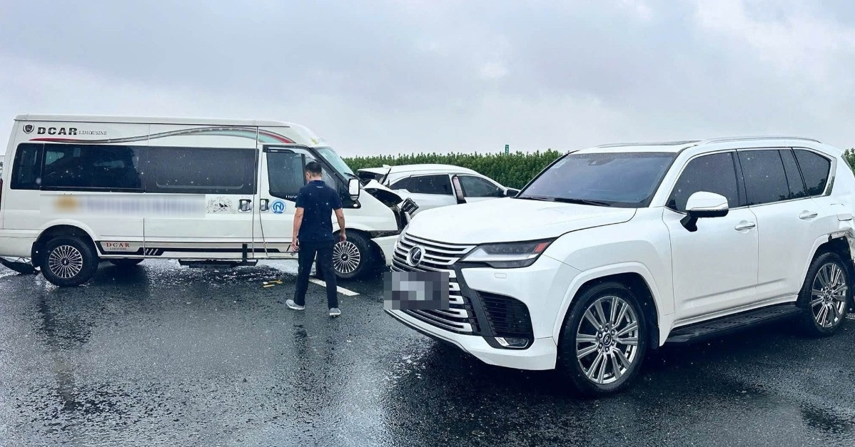Tạm giữ tài xế Lexus dừng đột ngột, gây tai nạn liên hoàn trên cao tốc缩略图