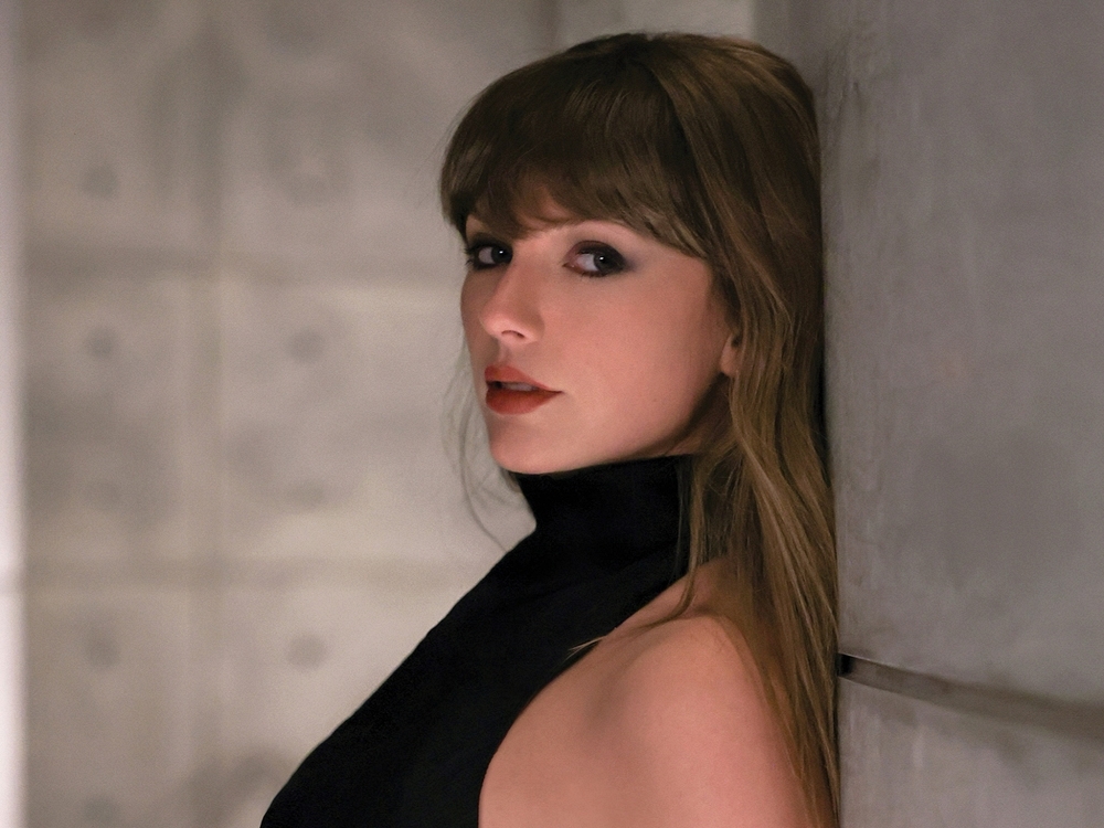 Vừa kết hôn, Taylor Swift đã trở lại phòng thu để phát hành ca khúc mới Patient Zero缩略图