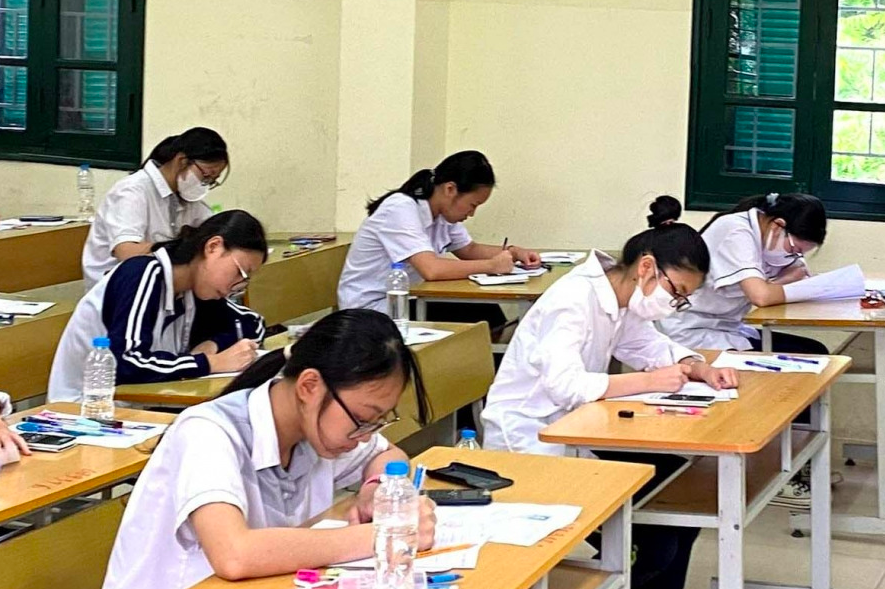 Thi lớp 10 chỉ hai môn: Giảm áp lực hay dồn vào Toán, Văn?缩略图