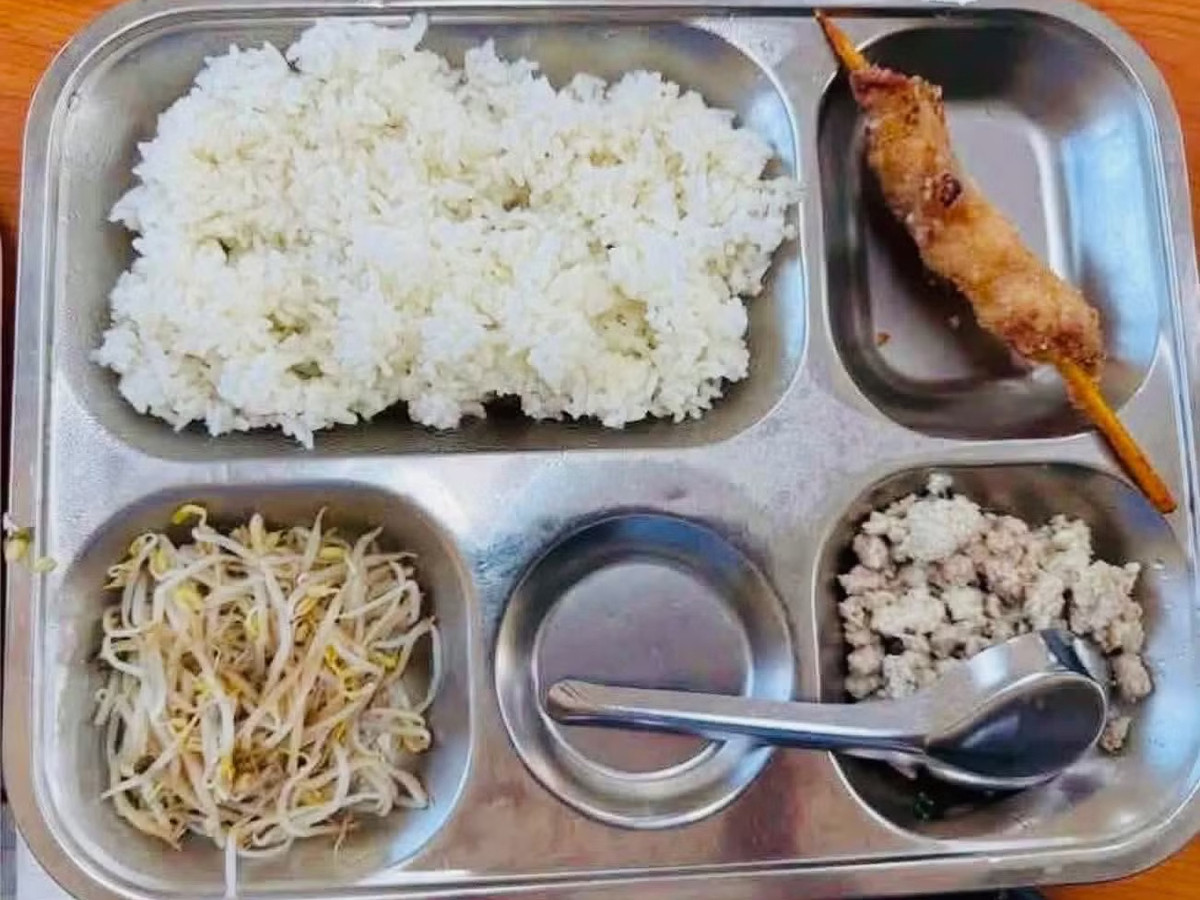 Thường trực Thành ủy Hà Nội yêu cầu kiểm tra loạt bất cập về suất ăn bán trú缩略图