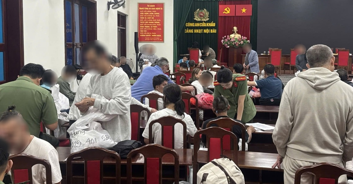 Tiếp nhận 110 công dân Việt Nam không được Hoa Kỳ cho cư trú về nước缩略图