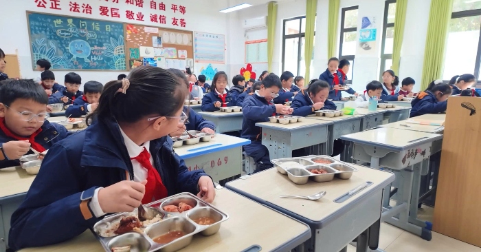 Trung Quốc: Nhiều trường tiểu học biến thành viện dưỡng lão缩略图