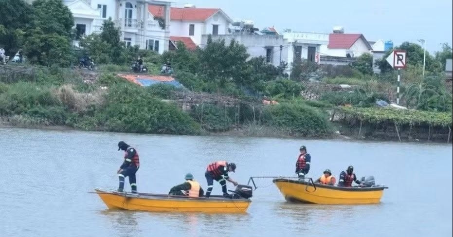 Tìm thấy thi thể Thiếu tá Trần Văn Tùng sau nhiều giờ mất tích trên sông Trà Lý缩略图