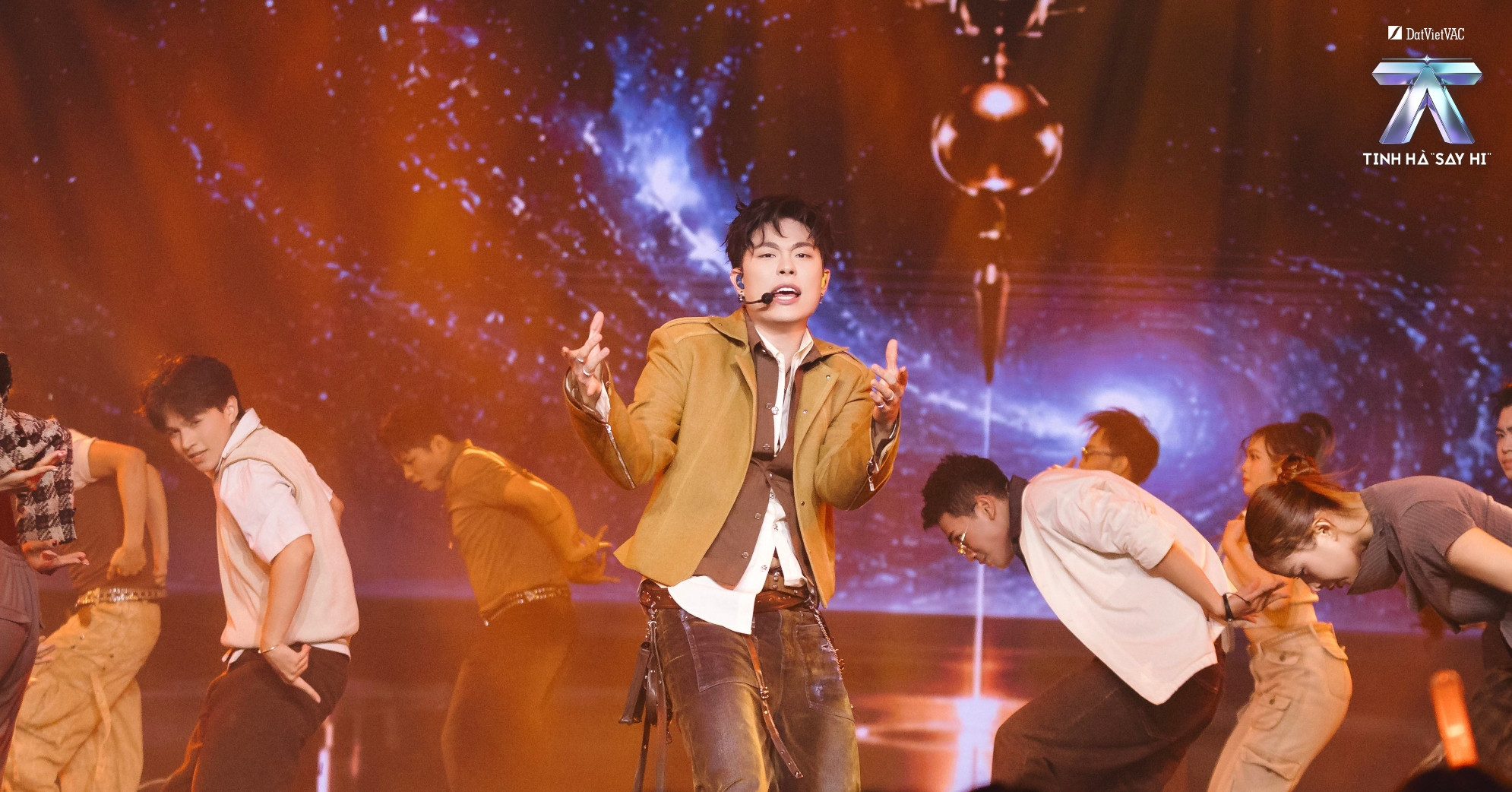 Tinh Hà “Say Hi” nóng lên trước chặng cuối: Ca khúc bùng nổ, concert cháy vé缩略图