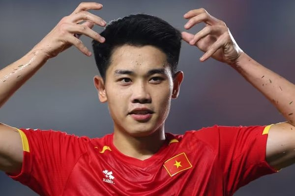 Trang chủ FIFA ấn tượng với Đình Bắc, dành lời khen cho &amp;apos;lá chắn thép&amp;apos; tuyển Việt Nam缩略图