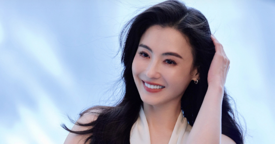 Trương Bá Chi tái xuất sân khấu ở tuổi 46, vẫn chờ vai diễn để trở lại màn ảnh缩略图
