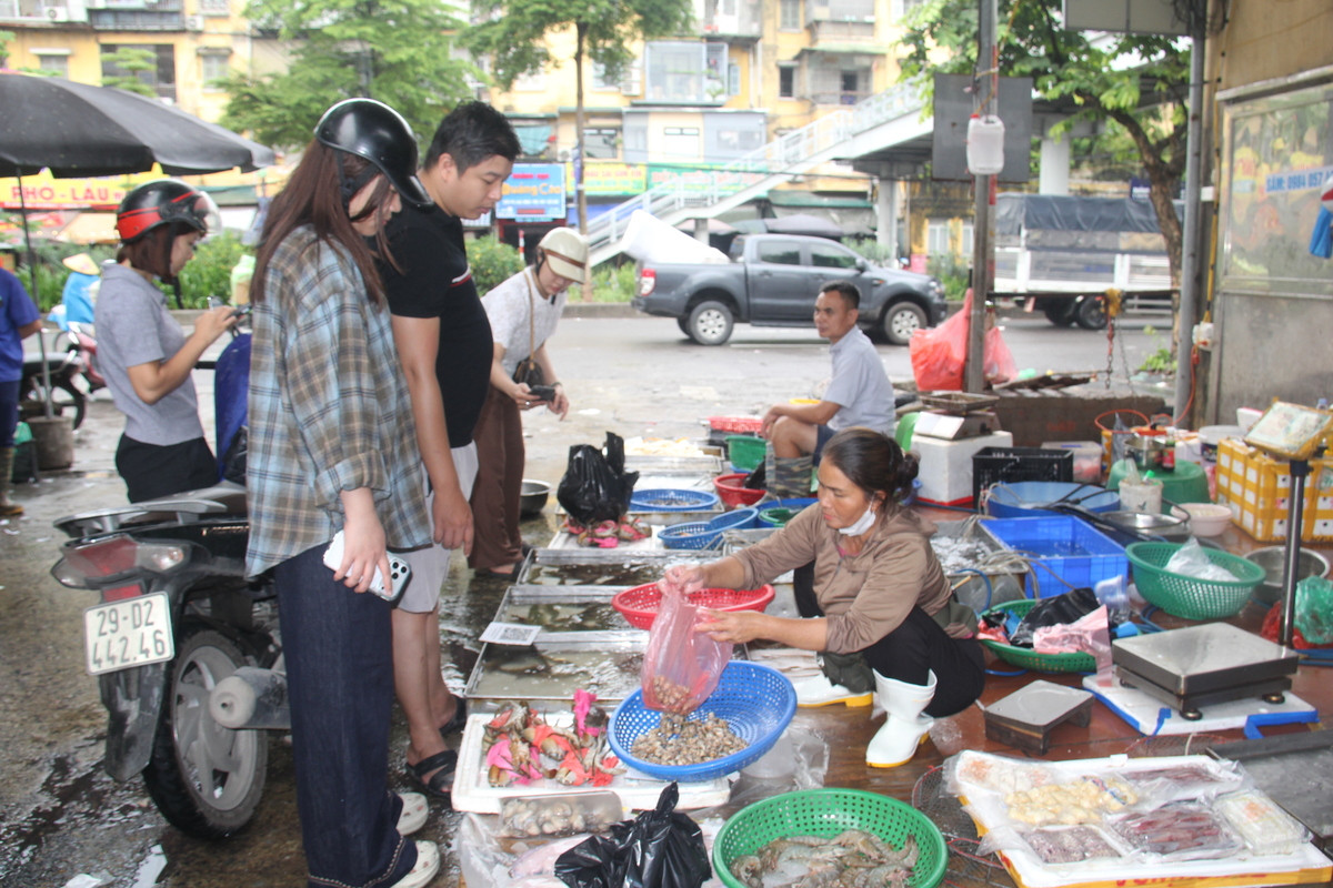 Vẫn còn những khu chợ giá rẻ bất ngờ giữa bão giá ở Hà Nội, TP.HCM缩略图