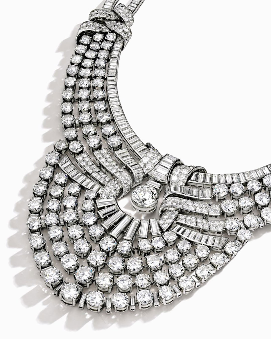 Vòng cổ 4 triệu đô của Van Cleef & Arpels bị đánh cắp缩略图
