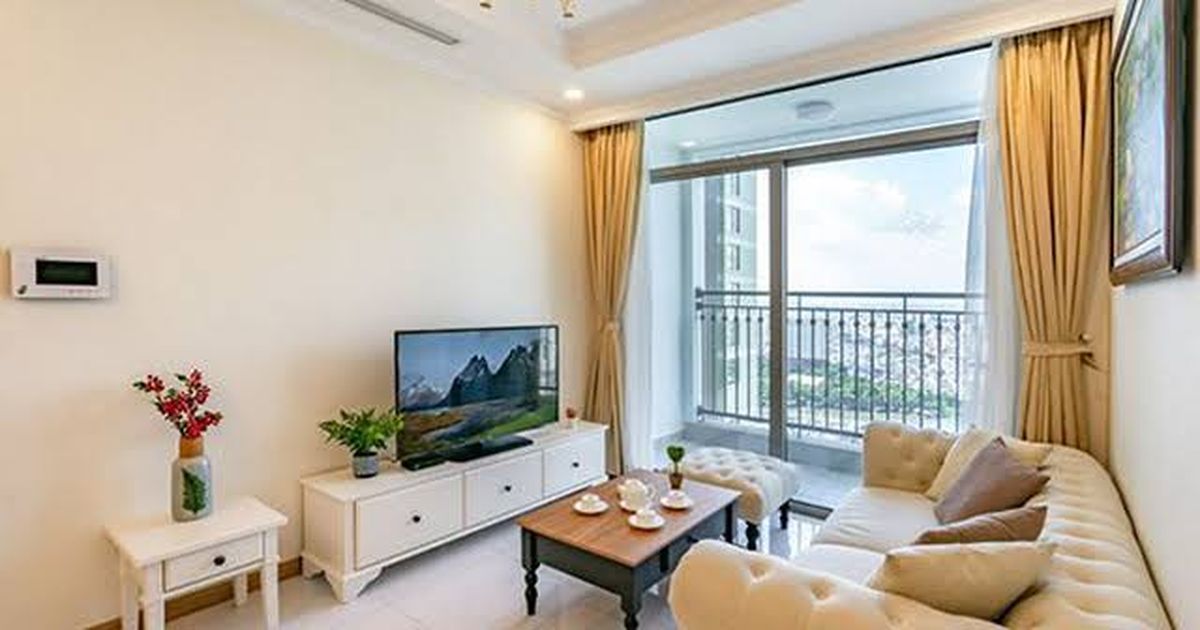 Vừa nhận nhà mới, chồng đưa bố mẹ một bộ chìa khóa khiến tôi chết lặng: “Nhà của con trai, bố mẹ giữ chìa khóa thì có gì sai?”缩略图