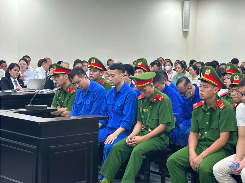 Xét xử nhóm sản xuất 187.000 hộp sữa giả, hối lộ và &amp;apos;chạy án&amp;apos;缩略图