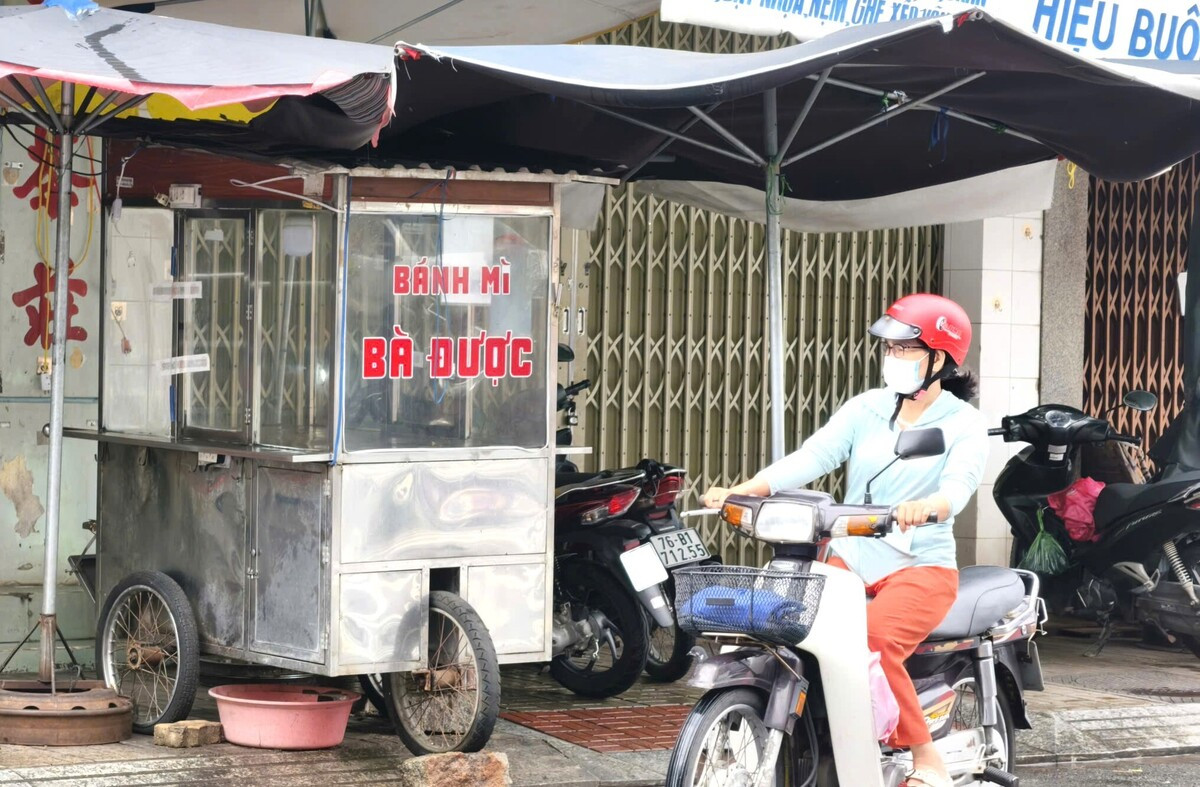 175 ca nghi ngộ độc sau khi ăn bánh mì vỉa hè: Kết quả xét nghiệm thế nào?缩略图