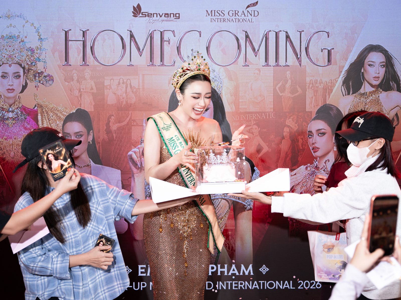 Emoura Phạm xúc động ngày trở về với vương miện Á hậu 4缩略图