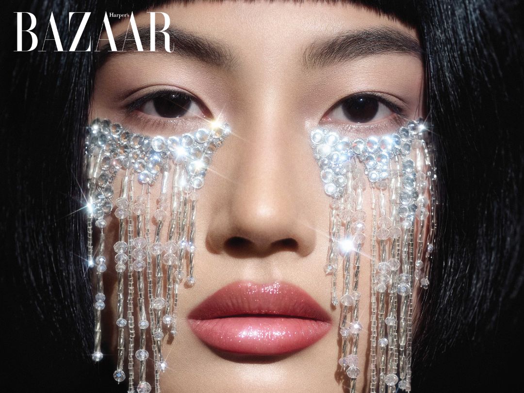 Silver Luxe: Xu hướng trang điểm sắc bạc ánh kim缩略图