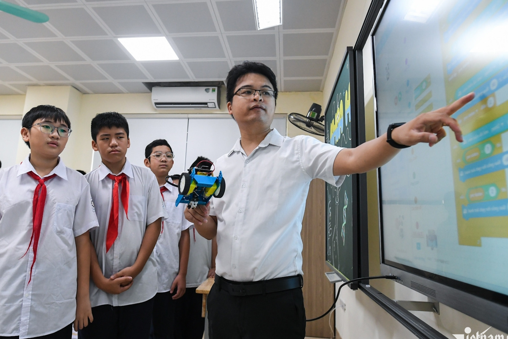 Cấm thu tiền đối với hoạt động giáo dục tăng cường: Các trường nói gì?缩略图