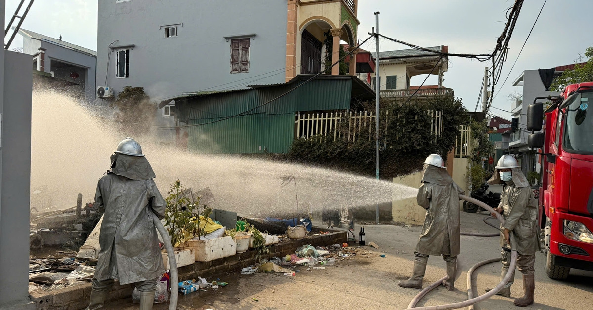 Công an xác minh vụ nghi rò rỉ hóa chất khiến 40 người nhập viện ở Hà Nội缩略图