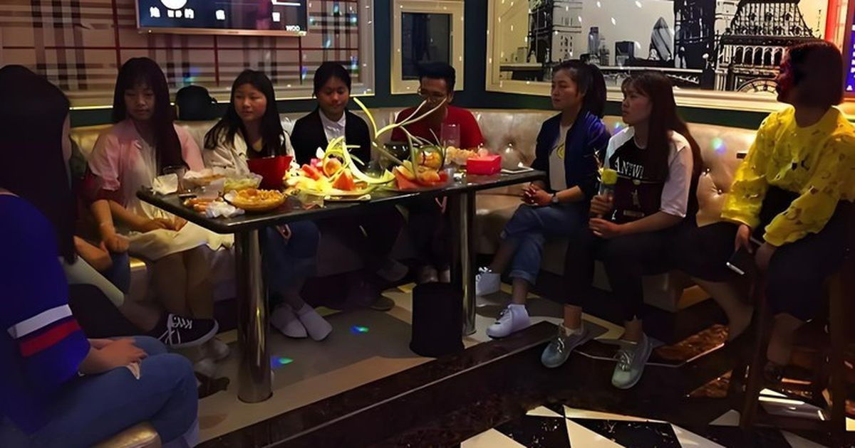Đi họp lớp, không ai gọi nhưng hóa đơn lại xuất hiện chai rượu hơn 30 triệu đồng: Camera hé lộ thủ phạm缩略图