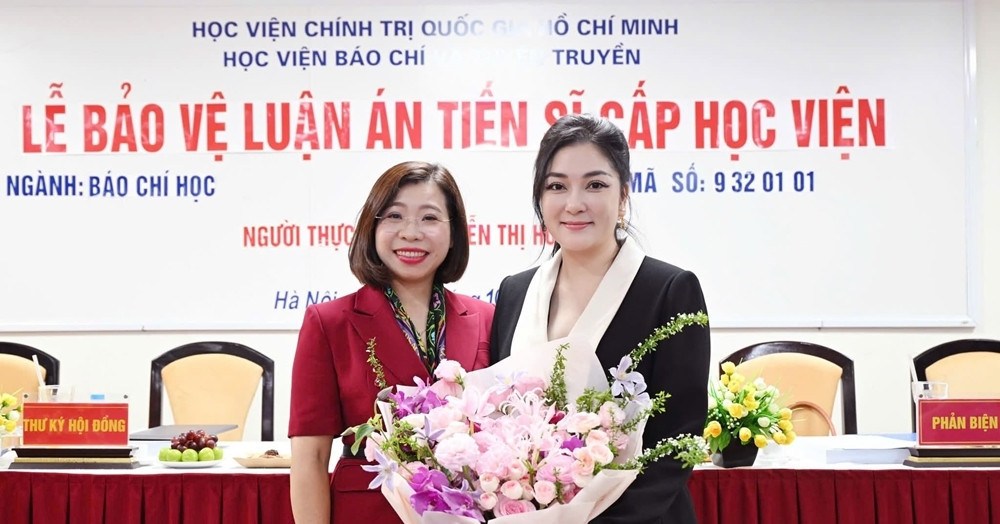 Điều chưa biết về hành trình thành Tiến sĩ của hoa hậu Nguyễn Thị Huyền缩略图