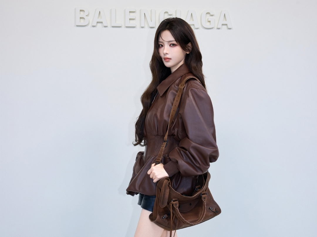 Balenciaga và Dương Siêu Việt khẳng định giày mũi nhọn sẽ là trend缩略图
