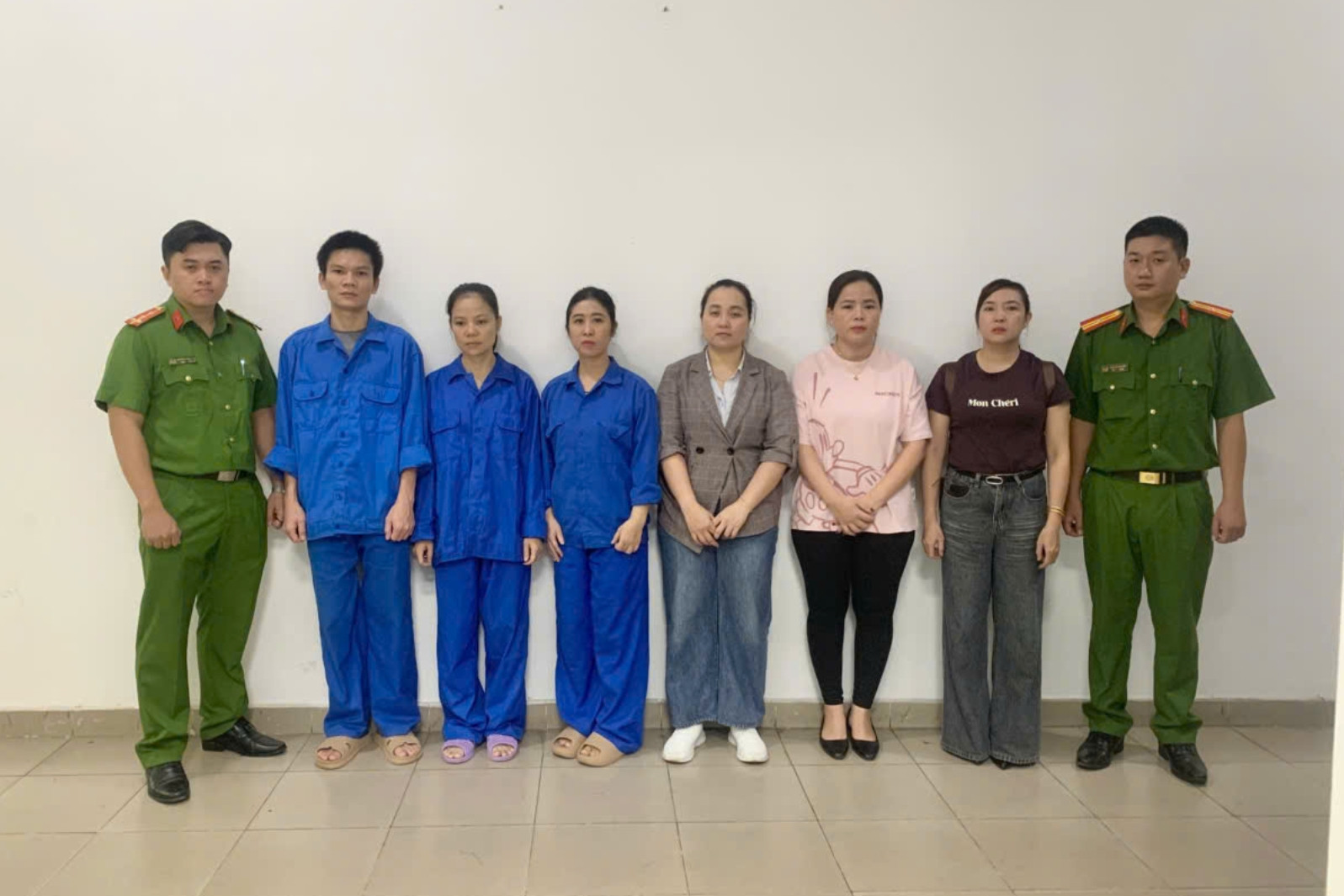 Giám đốc công ty cùng chị gái bán hơn 14.000 sản phẩm kém chất lượng, thu lợi &amp;apos;khủng&amp;apos;缩略图