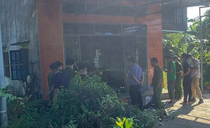 Hai cha con chết cháy trong nhà lúc rạng sáng缩略图