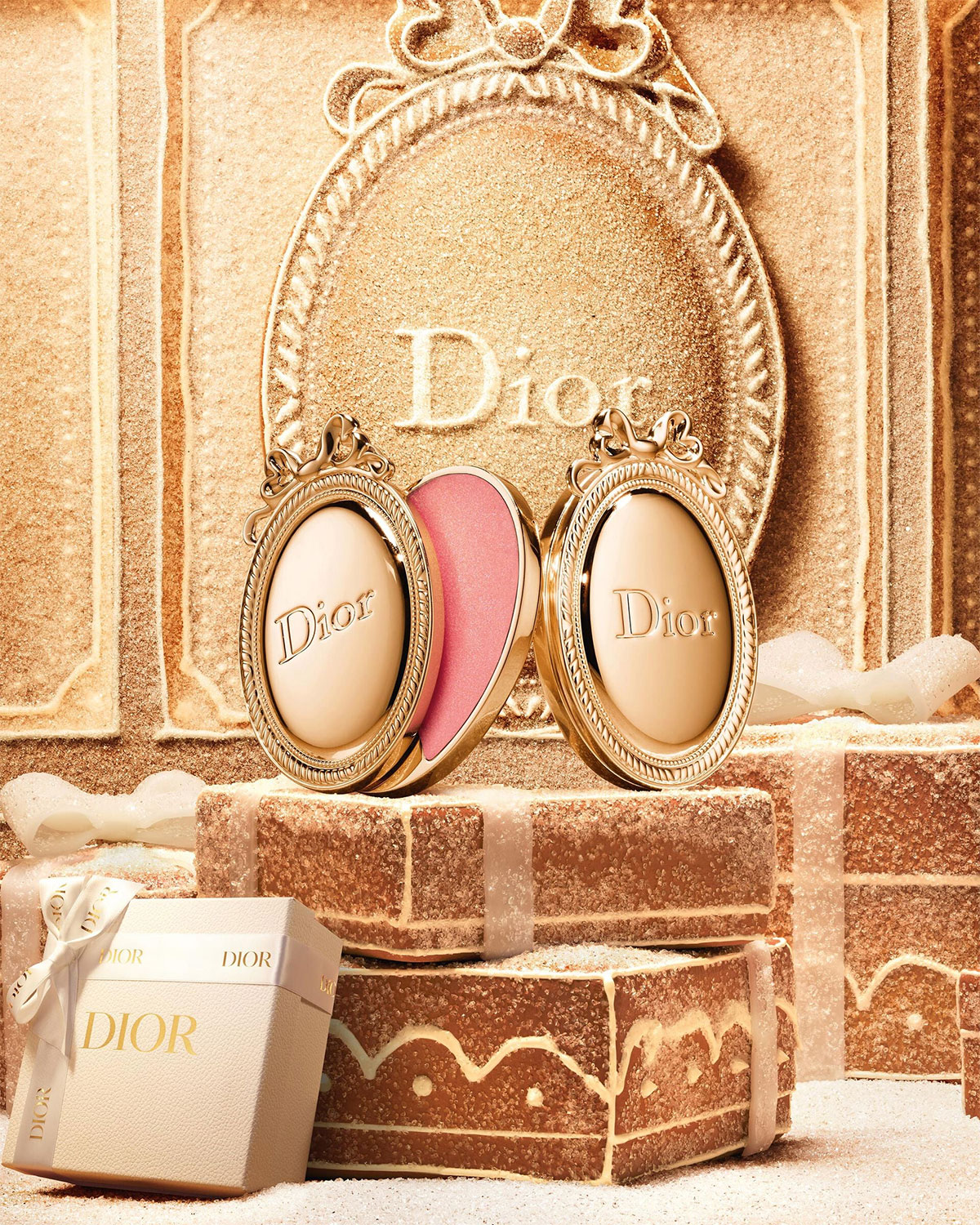 Hộp son dưỡng môi Dior Médaillon là hottest beauty item của mùa lễ hội缩略图