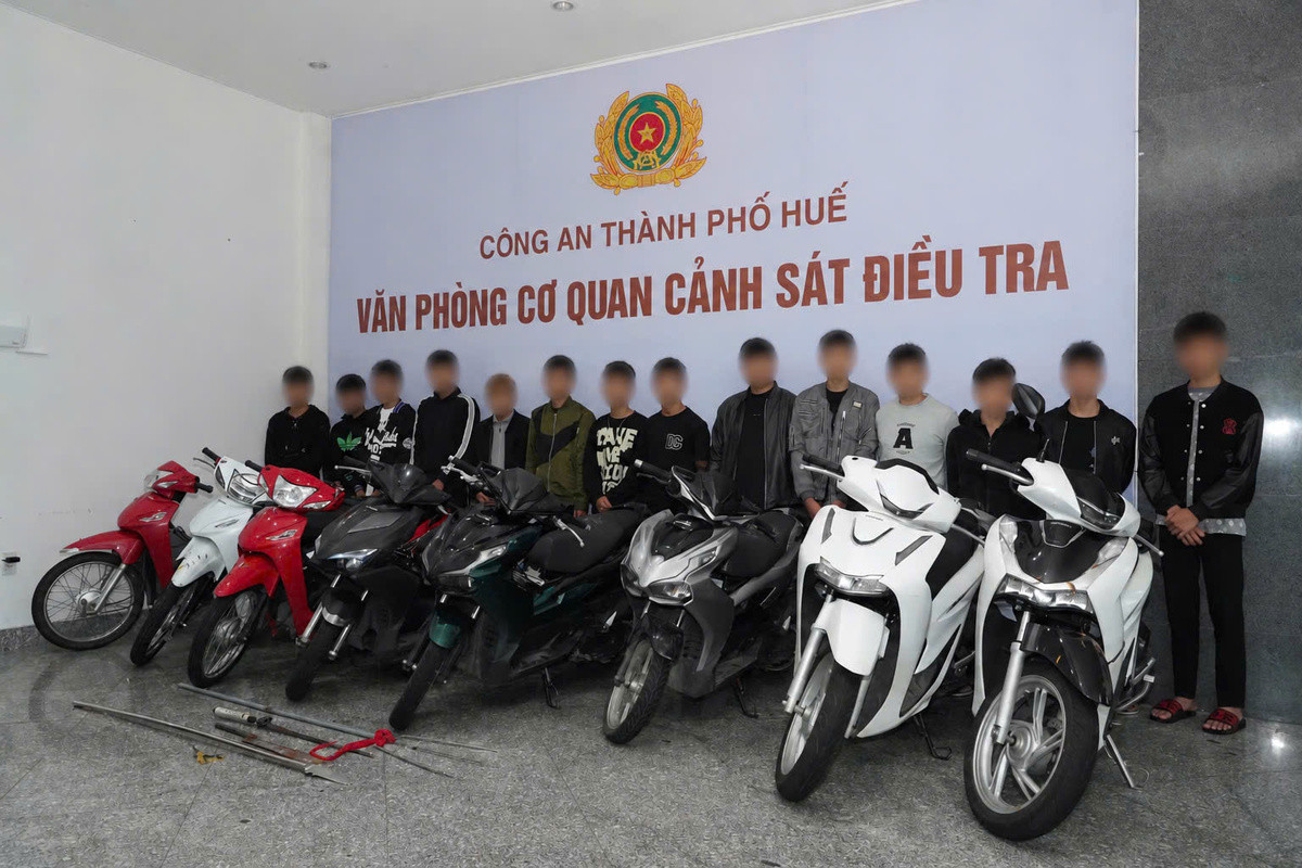 Khởi tố 15 thanh thiếu niên ẩu đả, dùng hung khí truy đuổi trên đường缩略图