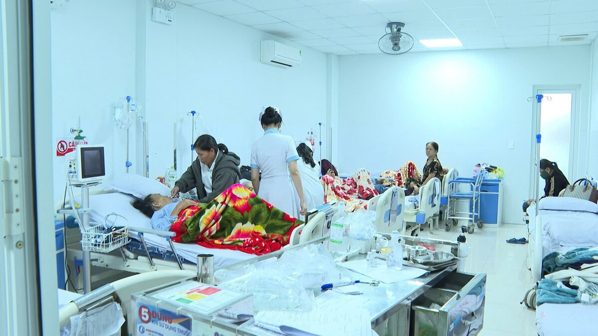 Số ca nghi độc sau khi ăn bánh mì ở Quảng Ngãi tăng lên 105 người缩略图