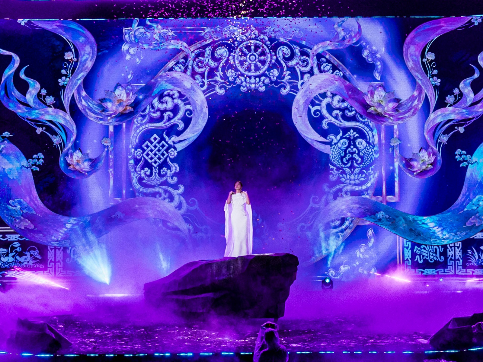 Bùi Lan Hương mở màn dự án Symphony in Moonlight缩略图
