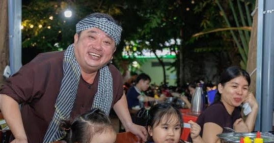 Thằng Cò &amp;apos;Đất phương Nam&amp;apos; bán lẩu, giao hàng kiếm sống缩略图