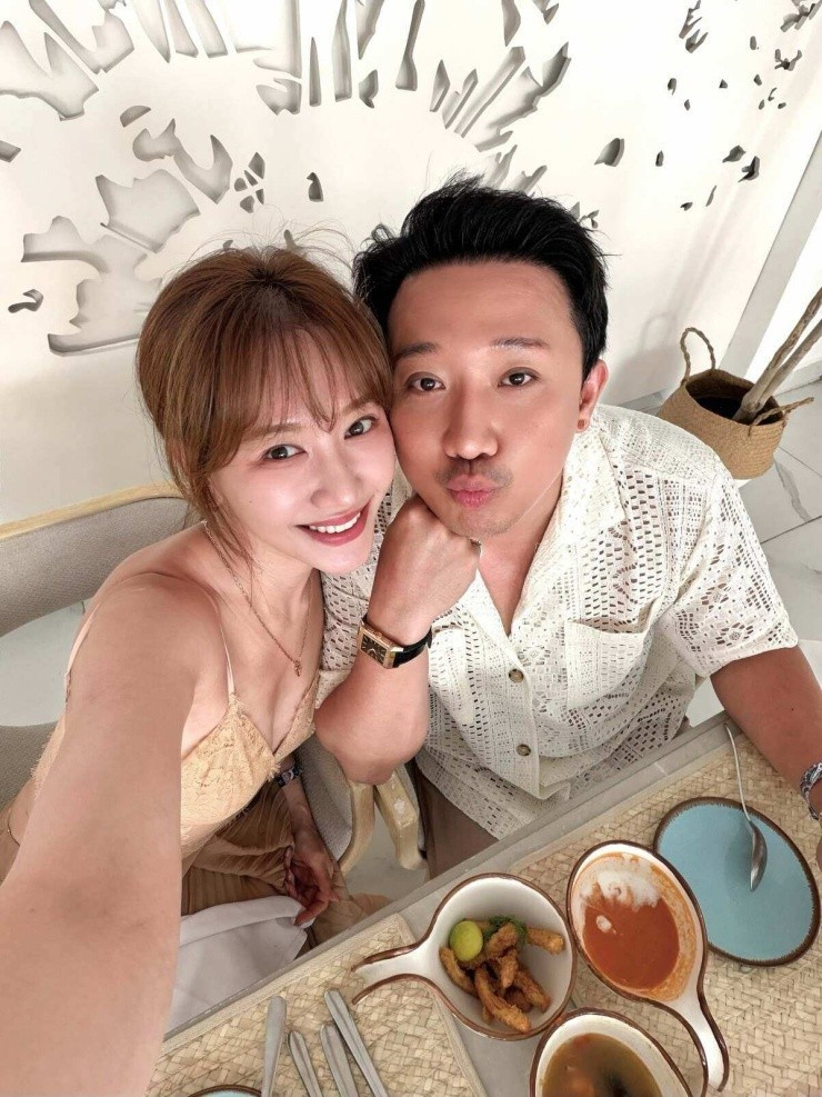 Trấn Thành đưa Hari Won đến Ai Cập, hé lộ món quà đặc biệt缩略图