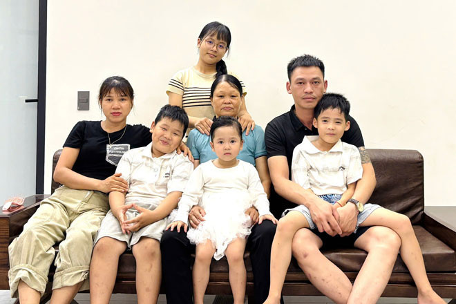 Từng ngăn cản bố tái hôn, 19 năm sau con gái thương mẹ kế như mẹ ruột缩略图