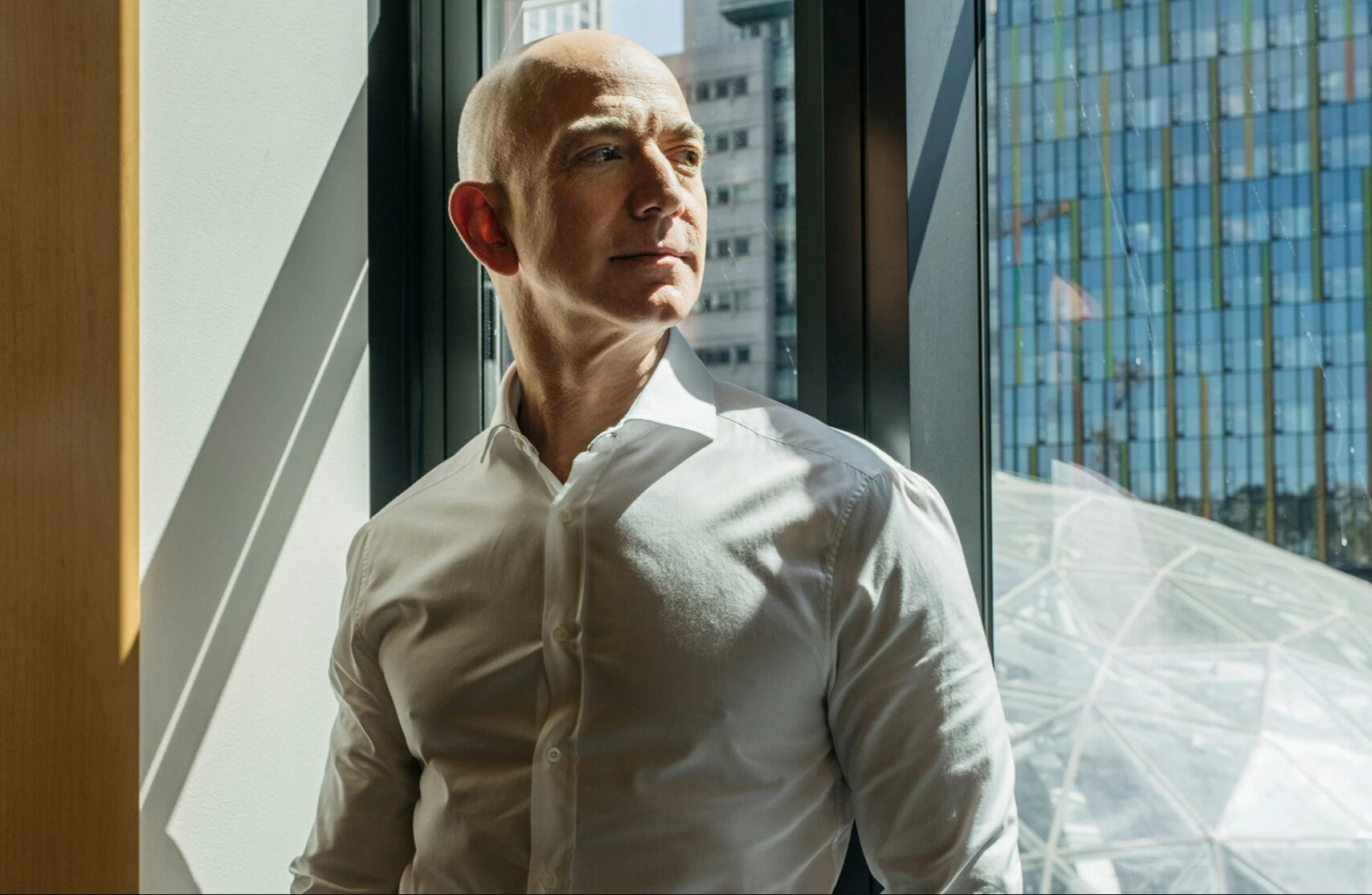 Vì sao tỷ phú Jeff Bezos yêu cầu nhân viên đọc 6 trang ghi nhớ trước cuộc họp?缩略图